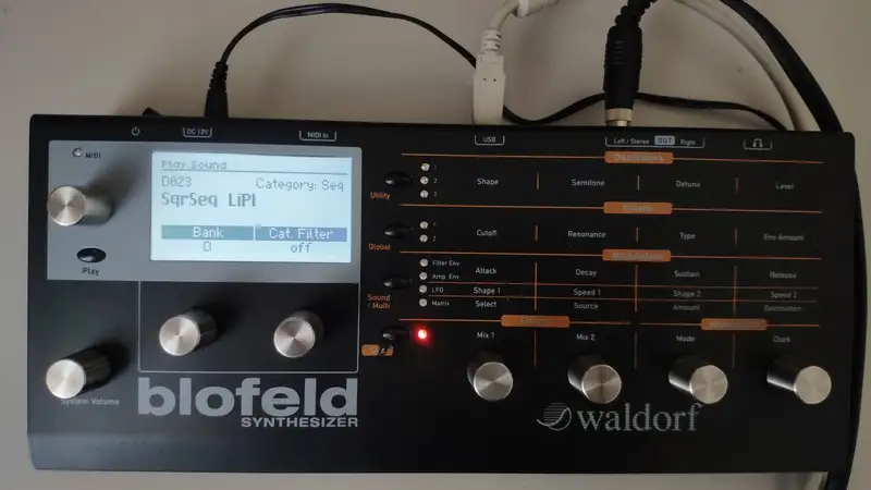  Blofeld SL desktop black Synthesizer