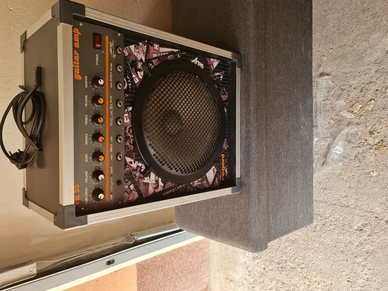  25 Gitárkombó
