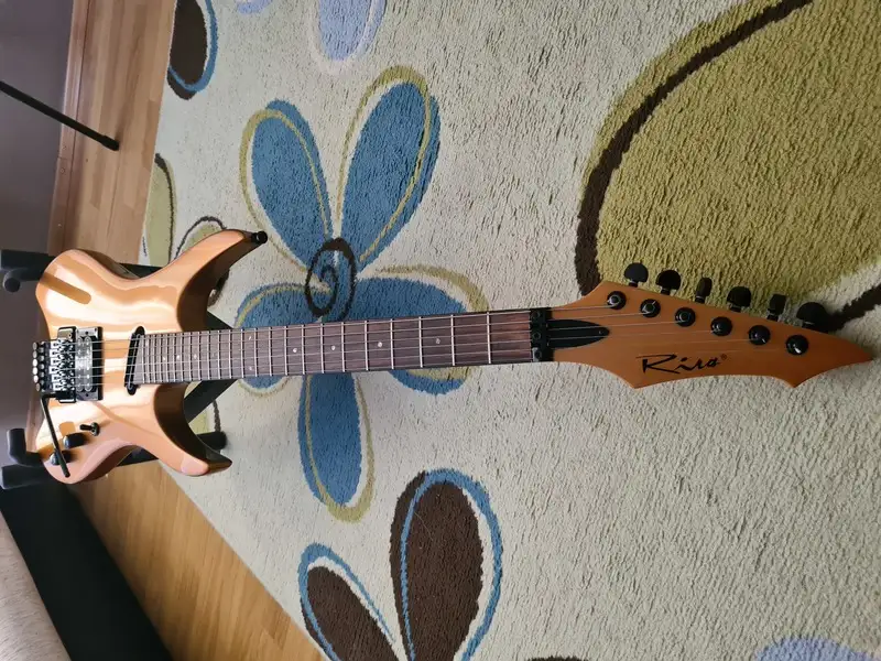 Rira Reb Beach Guitarra eléctrica