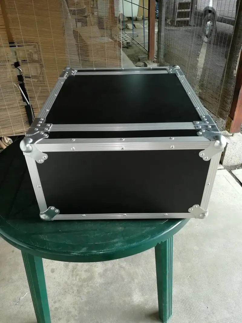 Robust C4U500 Rack container