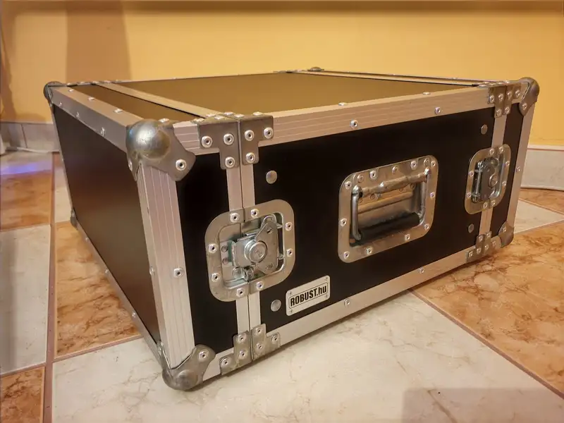 Robust RO-R5UE-L400 Rack box