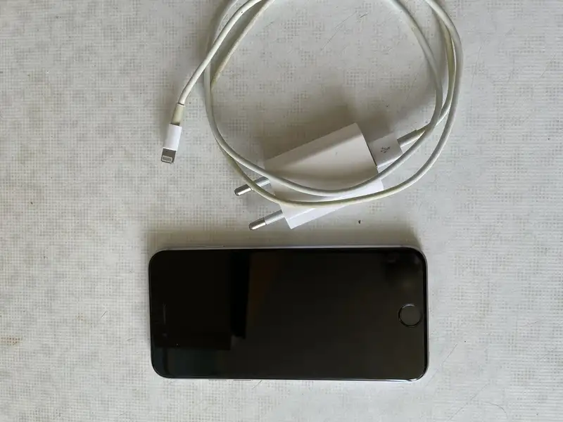 Apple IPhone 6S 32GB Other