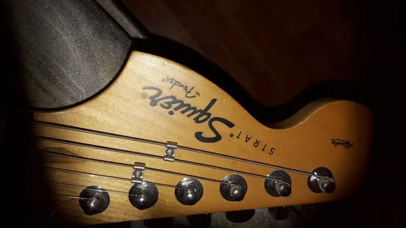Squier Affinity Left handed electric guitar
