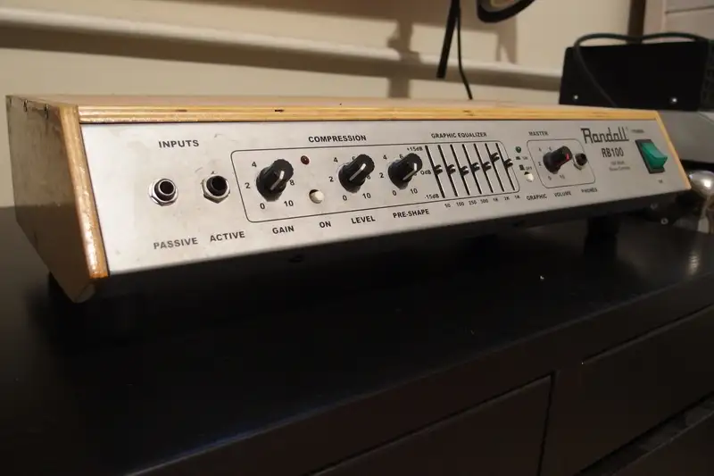 Randall RB 100 Basszuserősítő-fej