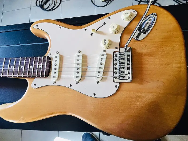  Stratocaster Elektromos gitár
