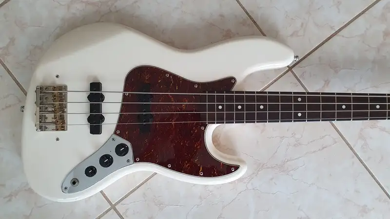 Squier Classic Vibe 60s Jazz Bass OW Bass Gitarre
