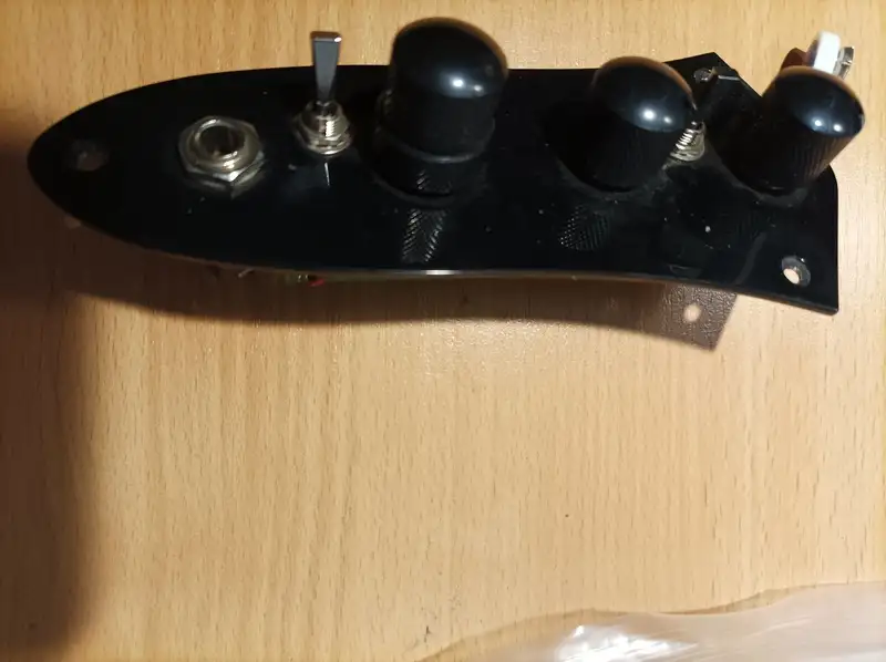   Basszusgitár elektronika