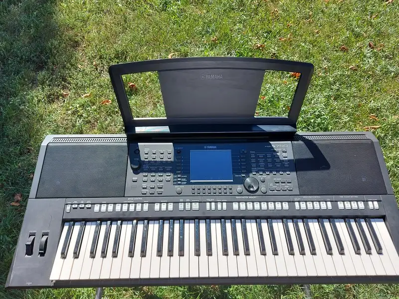YAMAHA PSR S750 Szintetizátor