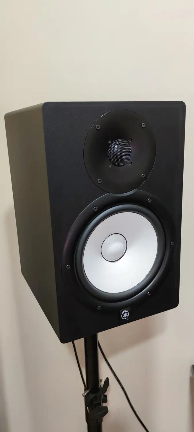 YAMAHA HS8 - studio monitor 2 darab Stúdióhangfal