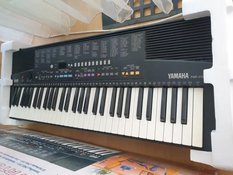 YAMAHA PSR210 Szintetizátor
