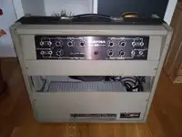 Farfisa Full csöves Combo de guitarra [September 22, 2021, 7:33 am]