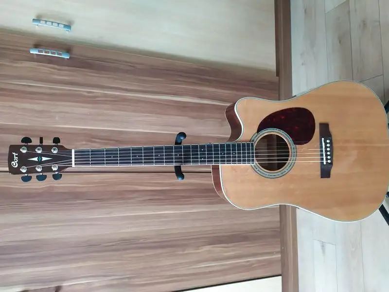 Cort MR710F Akusztikus gitár
