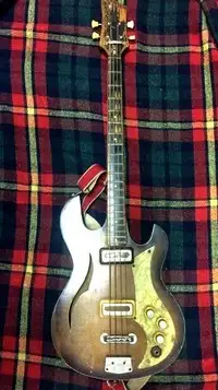 Orfeus  Bass Gitarre [October 13, 2021, 10:02 am]