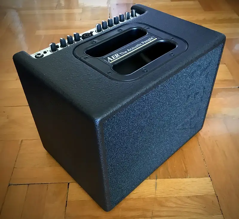 AER Compact 60 III BK Zosilňovač pre akustickú gitaru