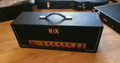Kox Bass Basszuserősítő-fej