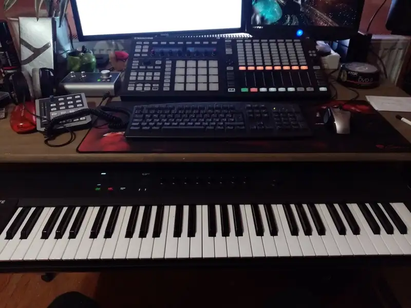 Native Instruments Maschine MK2-JAM-A61 MIDI kontroller