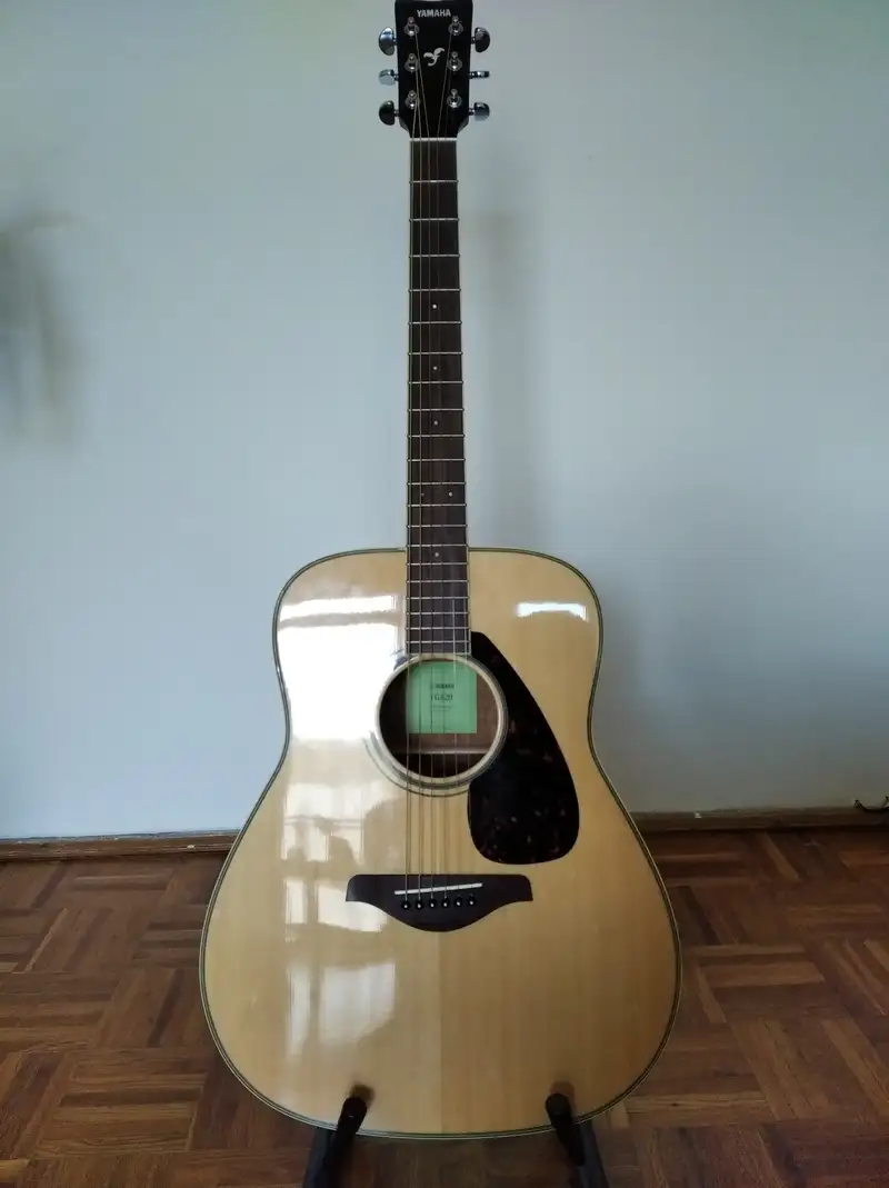 YAMAHA FG820 Akusztikus gitár