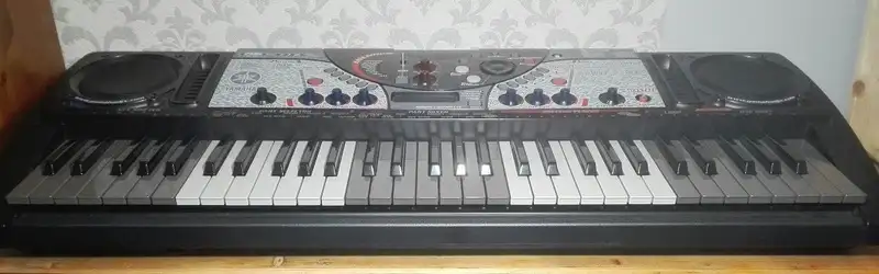 YAMAHA DJX II Synthesizer
