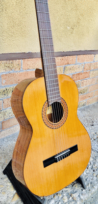 Raimundo 104B Classic guitar [October 27, 2021, 8:58 am]