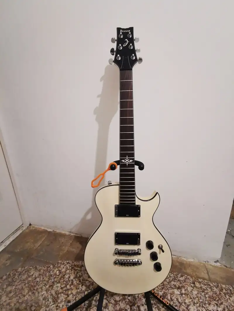 Ibanez Art 120 Wh Electric guitar