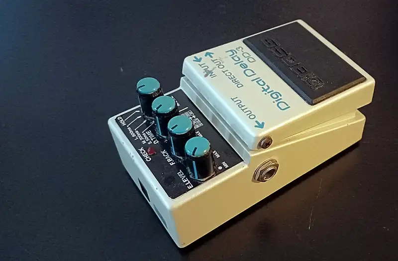 BOSS DD-3 Effect pedal