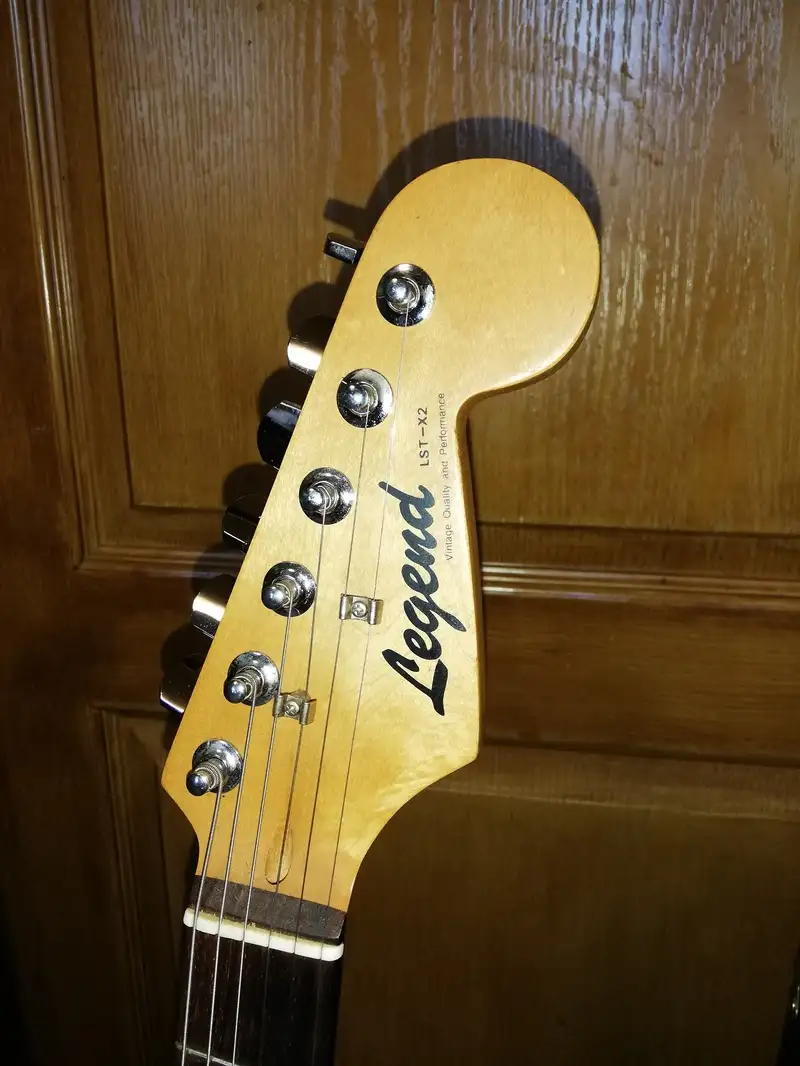  LST X-2 Elektromos gitár
