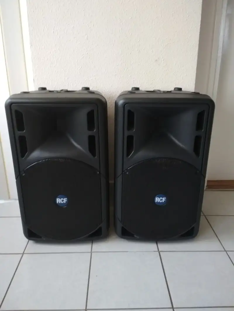  325A Aktív hangfal