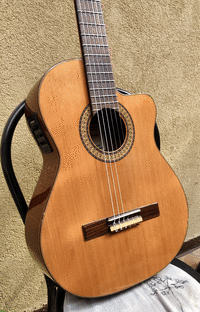 Raimundo 610E Elektroakusztikus klasszikus gitár [2022.04.10. 06:49]