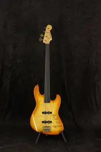 Blade B4 MIJ Fretless [July 10, 2022, 5:12 pm]