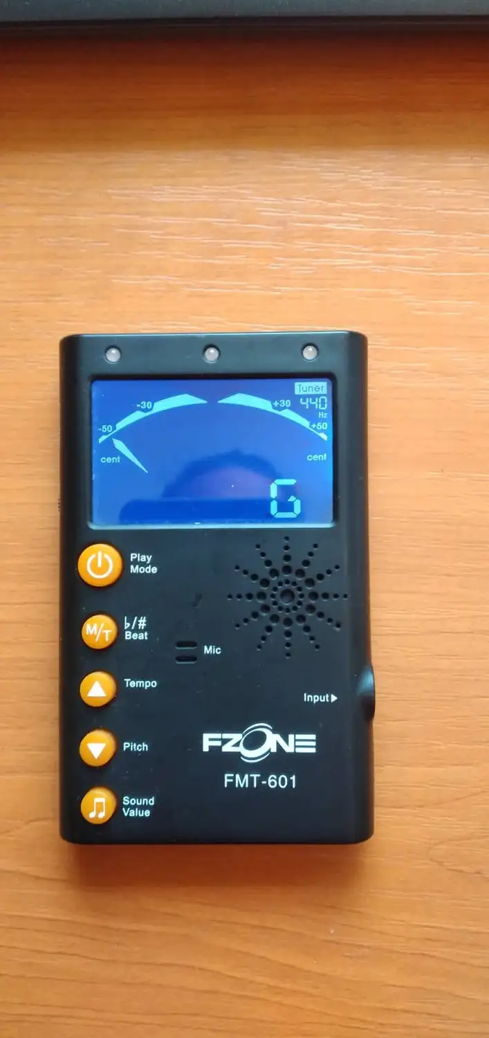 - Fzone FMT 601 Gitárhangoló