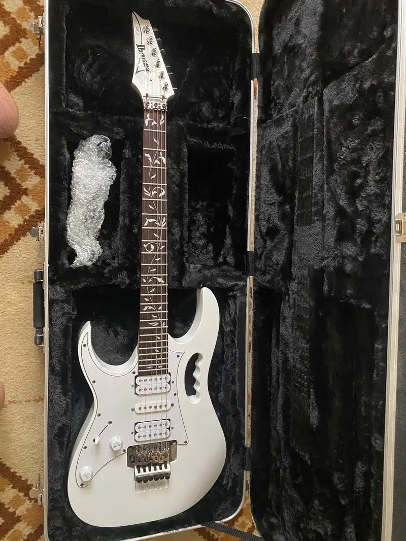 Ibanez JEM Jr. Left handed electric guitar
