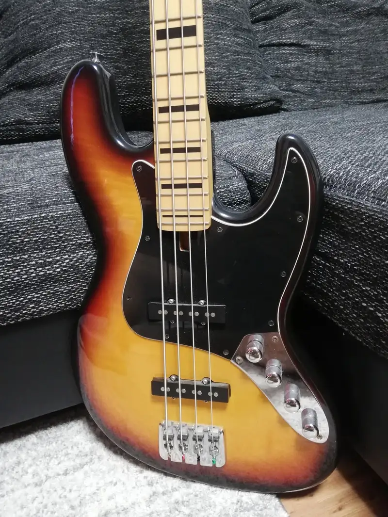 Maruszczyk Elwood 4a Bass guitar