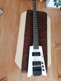 Steinberger Spirit Bass guitar 5 strings [August 12, 2022, 5:19 pm]