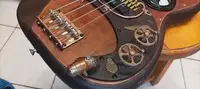 Woodhead Steampunk Bass Gitarre [January 9, 2024, 10:02 am]