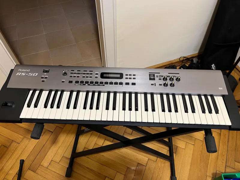 Roland RS-50 Sintetizador