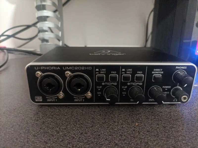 Behringer U-Phoria UMC202HD Studio sound card