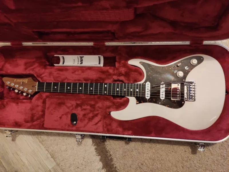 Ibanez AZ2204N-AWD Prestige E-Gitarre