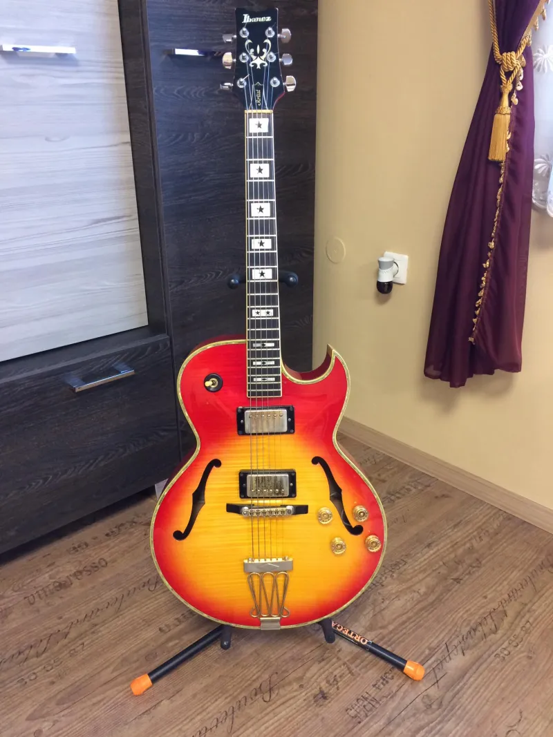 Ibanez Artist 2616 1977 Cherry Sunbrust Jazzgitár