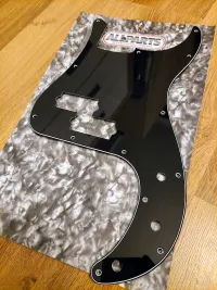 Allparts Precision bass Bass Pickguard [November 3, 2022, 6:54 pm]