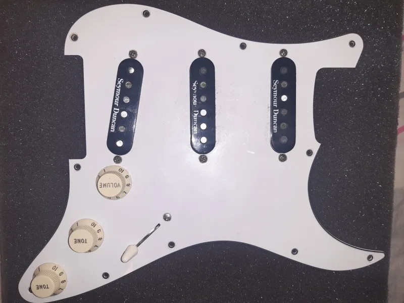 Seymour-Duncan Strato Alnico pro staggered APS Pickup set