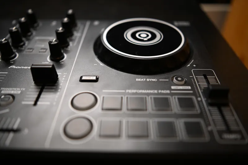 Pioneer DDJ-200 DJ keverőpult