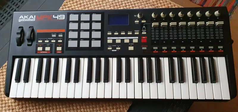 Akai Professional Mpk 49 MIDI billentyűzet
