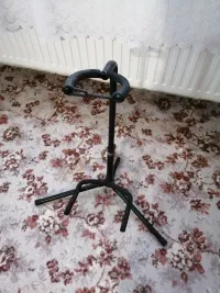 Clifton RI-GTRSTD-1 Guitar stand [February 17, 2023, 11:37 am]