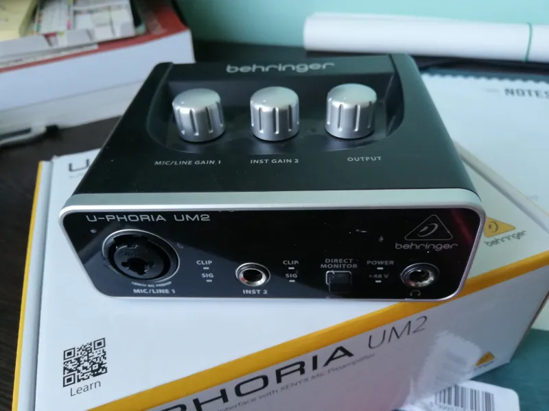 Behringer U-Phoria UM2 Külső hangkártya