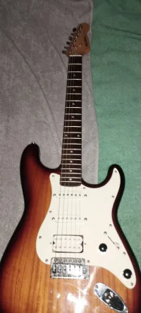 Marathon Stratocaster Replay series E-Gitarre [December 16, 2022, 3:46 am]