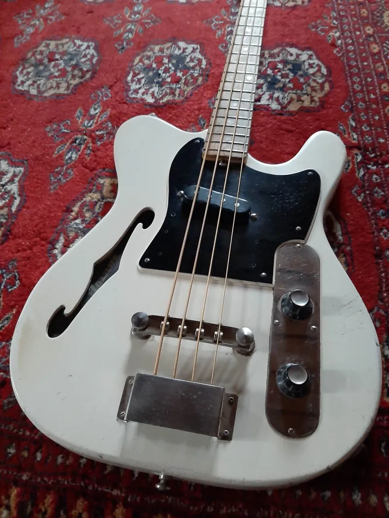 Jolana Vikomt Bass Basszusgitár
