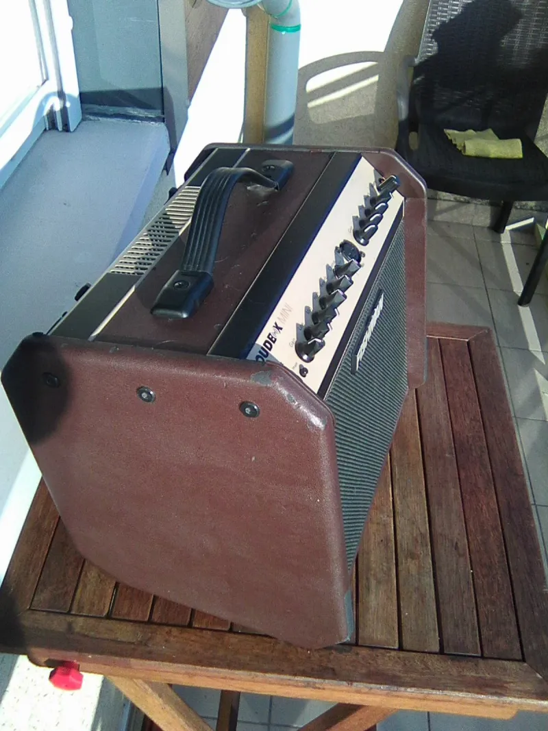 Fishman LOUDEBOX MINI Akusztikus gitárerősítő