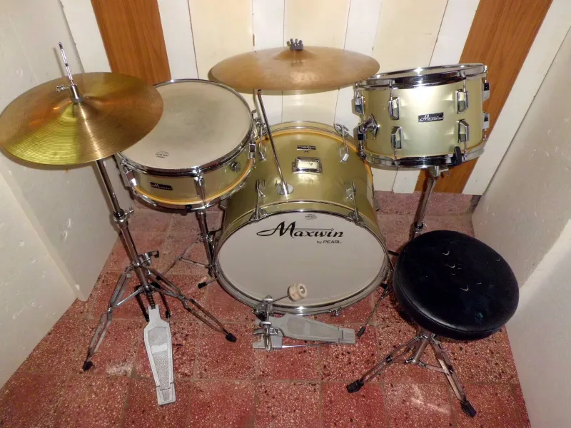 PEARL 1960 Dobfelszerelés