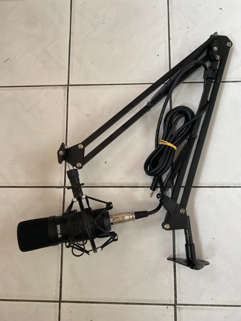 - Yenkee YMC1030 Mikrofon