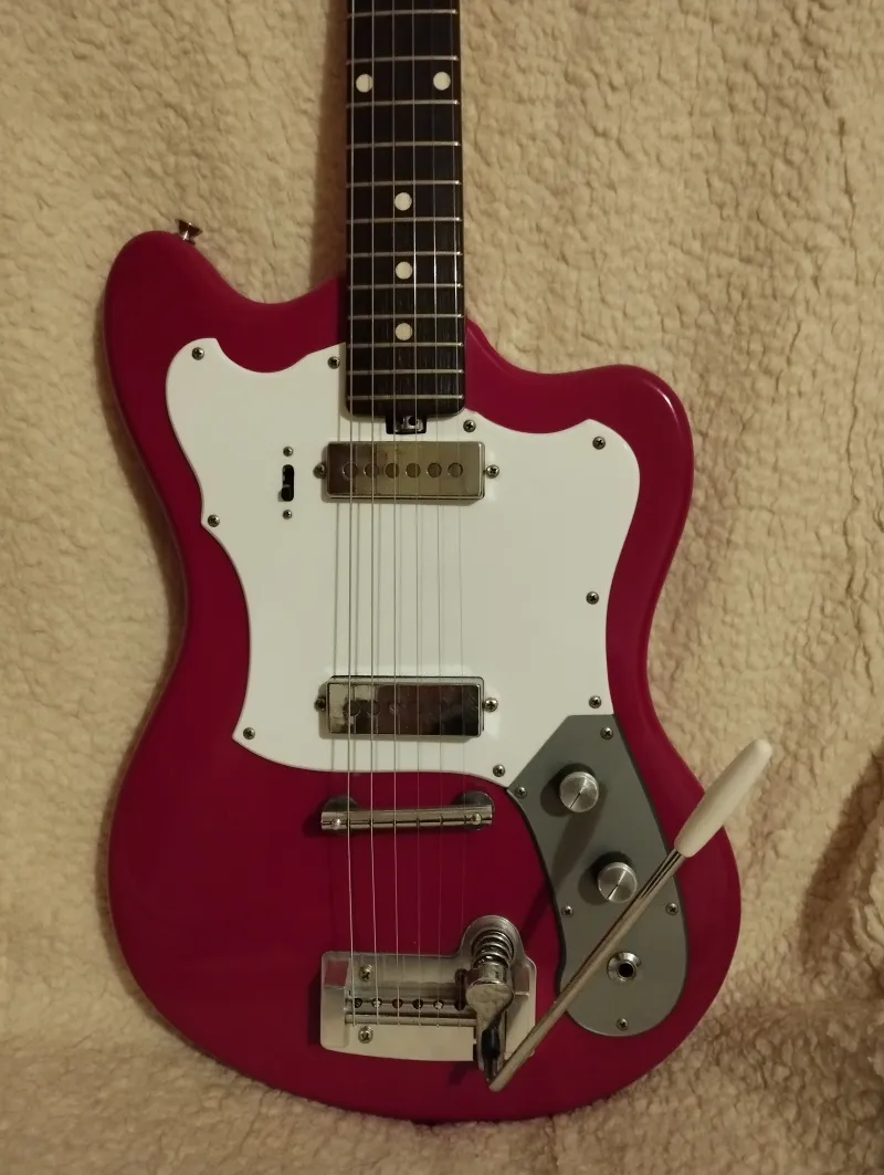 EKO Manta Elektrická gitara